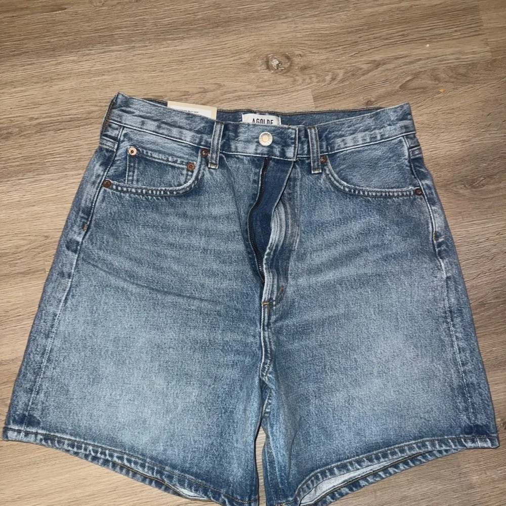 Agolde Stella Light Blue Jean Shorts - Picture 2 of 4